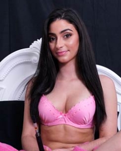 Порно звезда Jasmine Vega
